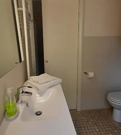 Claude Cozy Corner-apartment * Парма