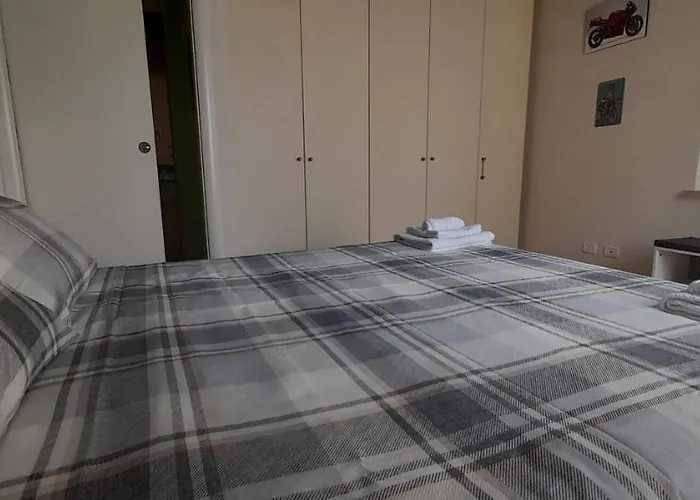 Claude Cozy Corner-apartment * Parma